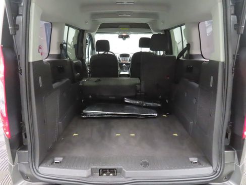 Used 2018 Ford Transit Connect XLT image 35