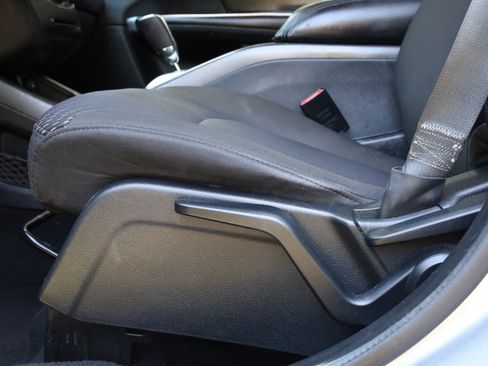 Used 2020 Dodge Journey SE w/ Blacktop Package image 31