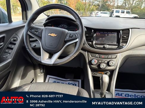 Used 2022 Chevrolet Trax LT w/ Driver Confidence Package image 28