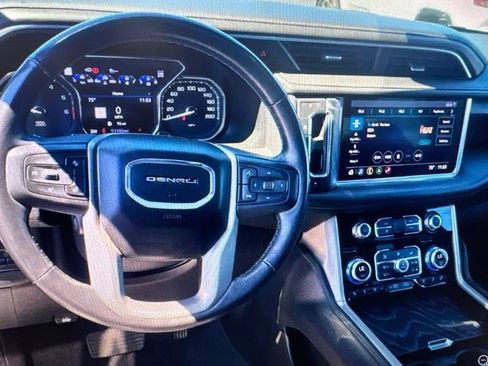 Used 2021 GMC Yukon XL Denali w/ Denali Ultimate Package AWD/4WD image 5