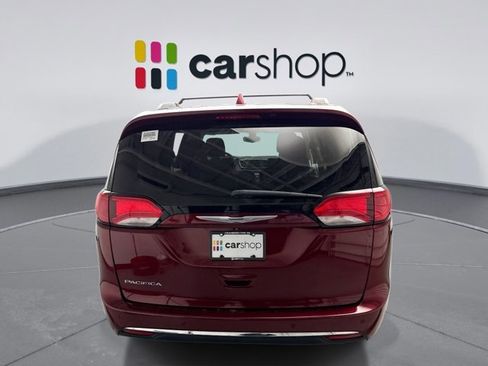 Used 2018 Chrysler Pacifica Touring Plus image 4