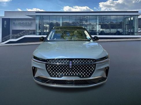New 2026 Lincoln Nautilus Reserve AWD/4WD image 2