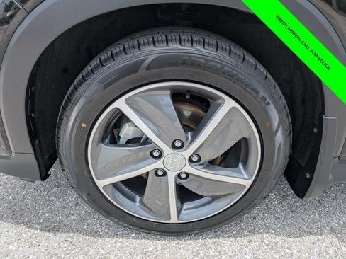 Used 2021 Honda HR-V EX-L image 11