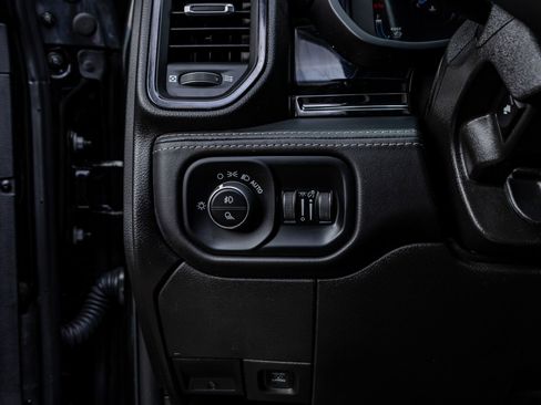 Used 2025 RAM 3500 Limited image 22