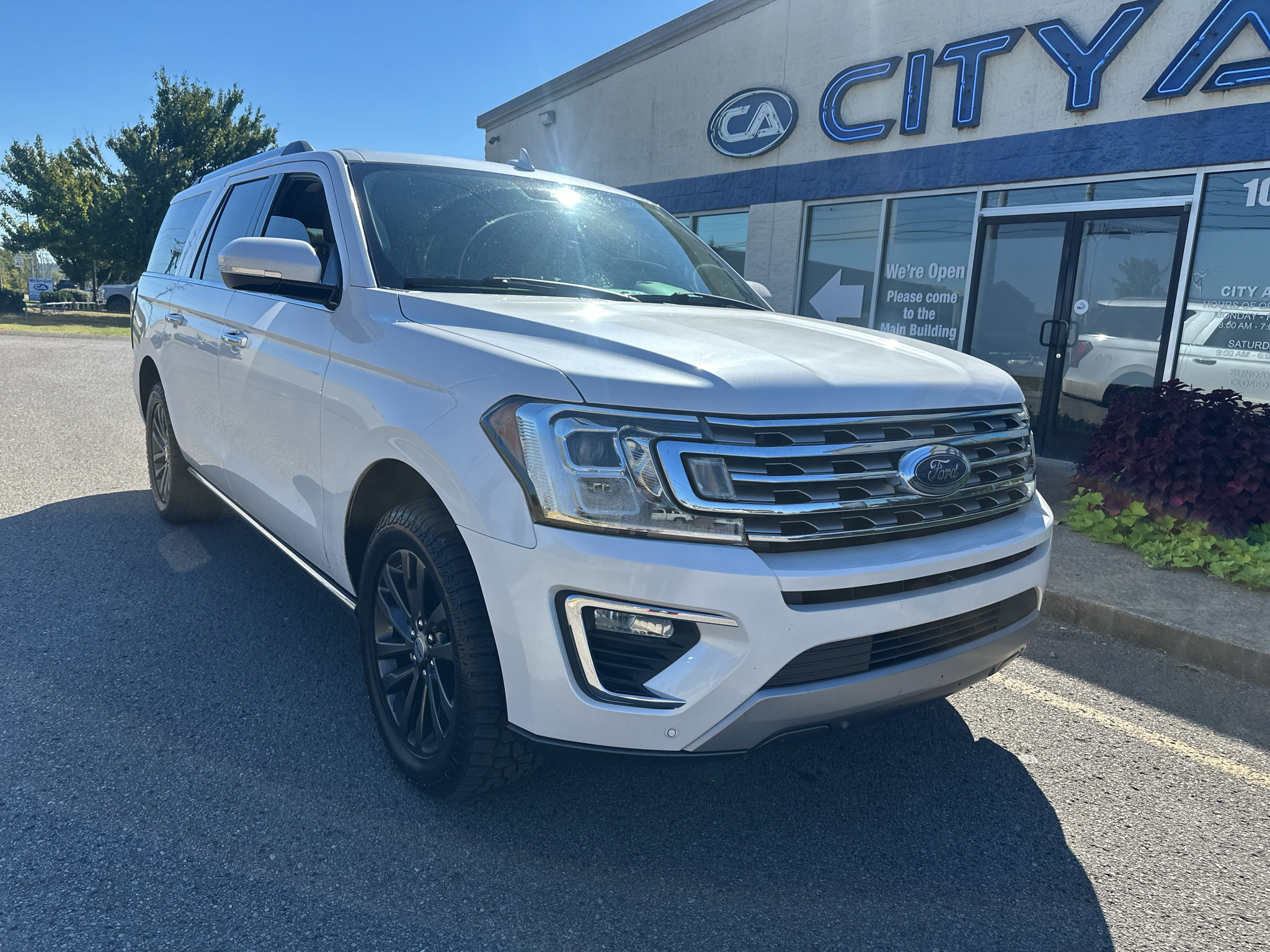 Used 2019 Ford Expedition Max Limited w/ Equipment Group 301A RWD image 2