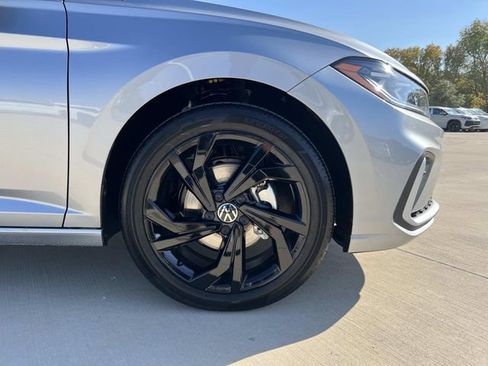 New 2026 Volkswagen Jetta SE FWD image 8