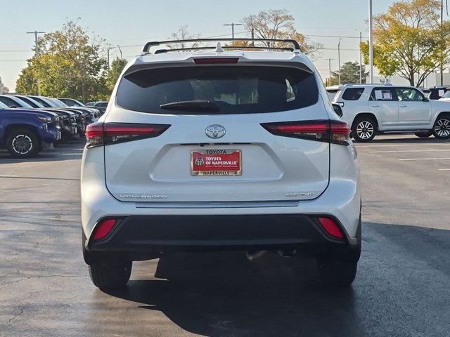 Used 2024 Toyota Highlander XLE AWD/4WD image 7