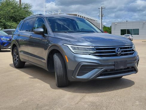 Used 2024 Volkswagen Tiguan SE FWD image 4