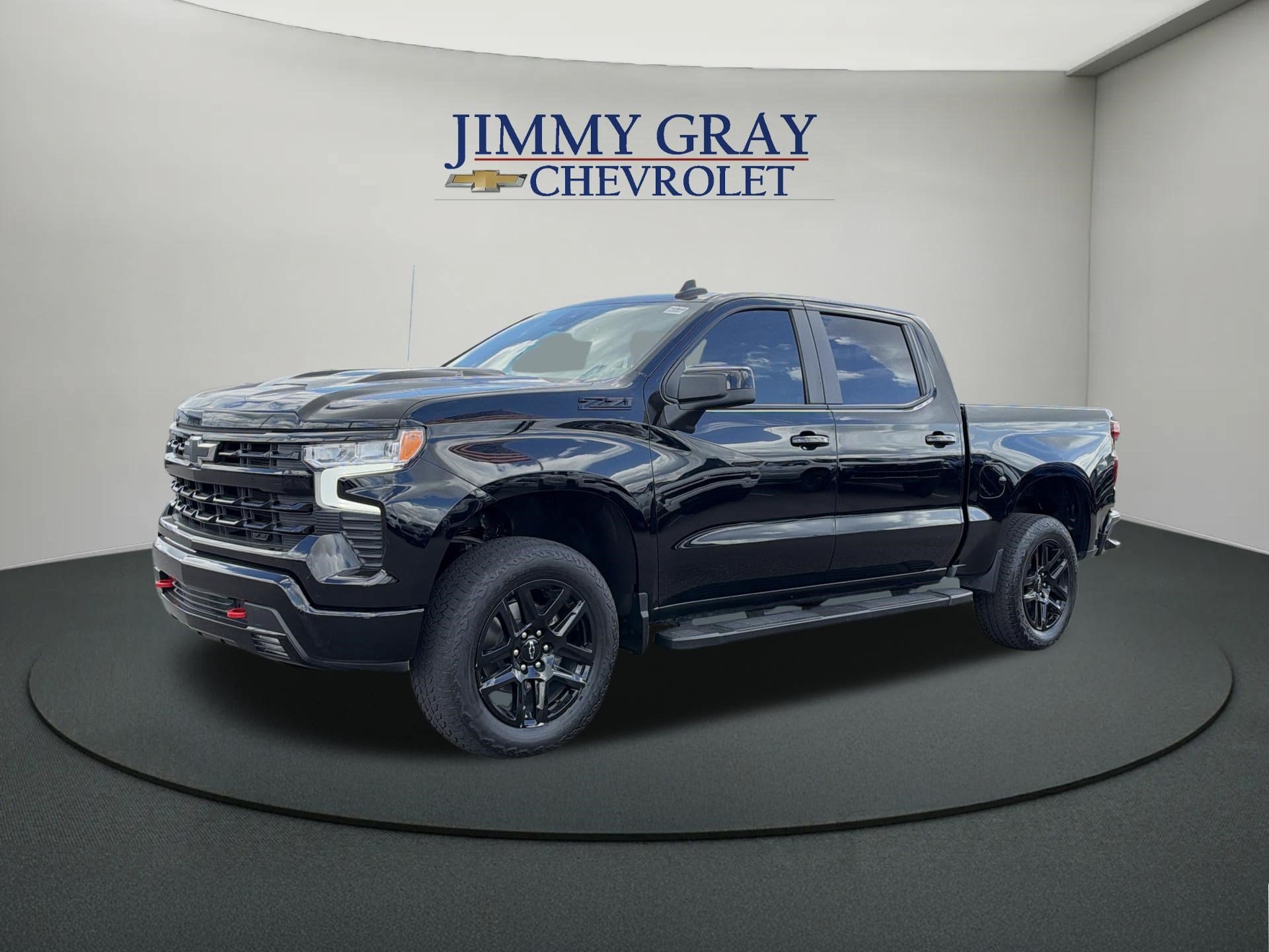 Used 2025 Chevrolet Silverado 1500 LT Trail Boss w/ Convenience Package II AWD/4WD image 1
