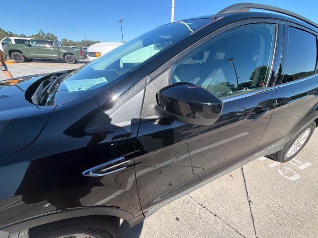 Used 2018 Ford Escape SE FWD image 5