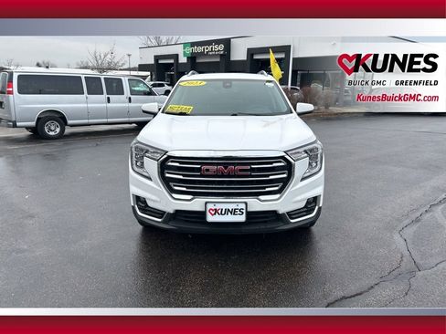 Used 2023 GMC Terrain SLT image 13