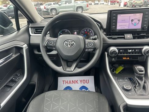 Used 2021 Toyota RAV4 XLE w/ Convenience Package image 18