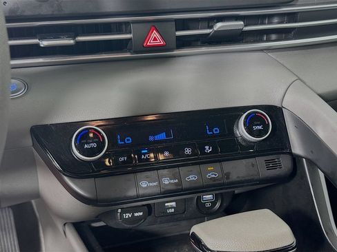 Used 2023 Hyundai Elantra SEL FWD image 15