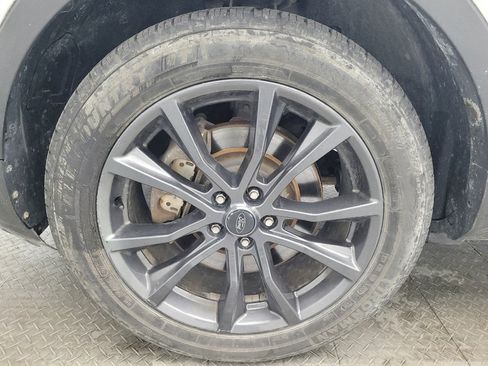 Used 2017 Ford Explorer XLT w/ Equipment Group 202A image 31