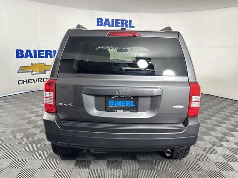 Used 2016 Jeep Patriot Latitude AWD/4WD image 4