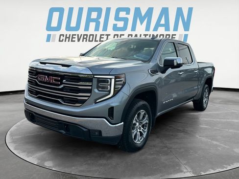 Used 2025 GMC Sierra 1500 SLT AWD/4WD image 2
