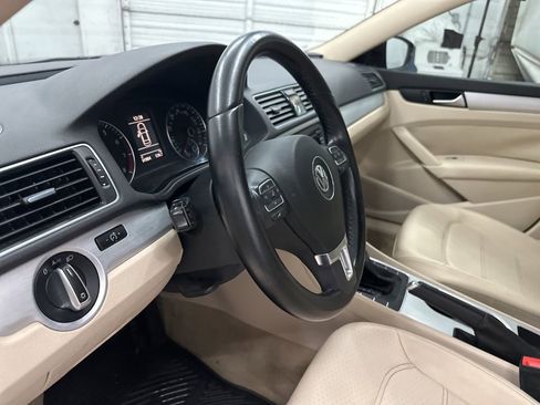 Used 2013 Volkswagen Passat 2.5 SE image 9