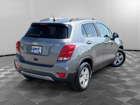 Used 2019 Chevrolet Trax LT w/ LT Convenience Package FWD image 4