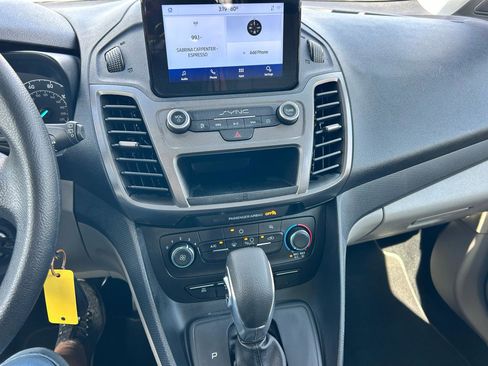 Used 2021 Ford Transit Connect XLT FWD image 4