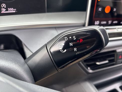 Used 2026 Volkswagen Tiguan SE FWD image 43