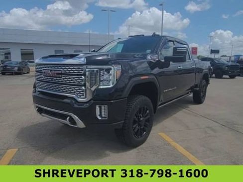Certified 2022 GMC Sierra 2500 Denali w/ Denali Black Diamond Edition AWD/4WD image 4