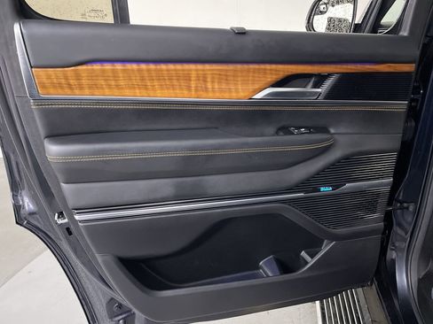 Used 2022 Jeep Grand Wagoneer Series III w/ Flexible Seating Group image 21