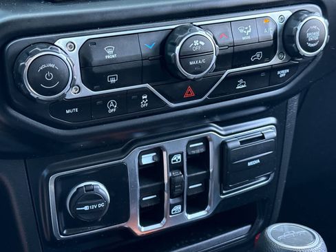 Used 2022 Jeep Gladiator Sport AWD/4WD image 21