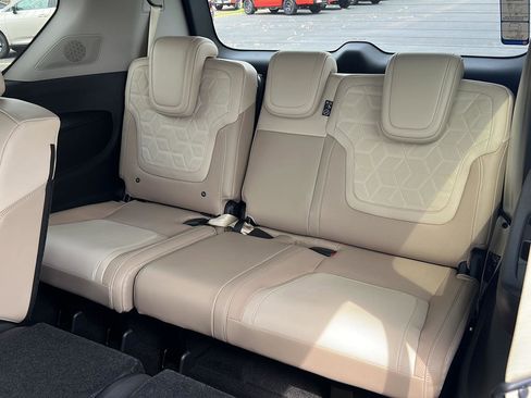 New 2025 Nissan Armada Platinum Reserve image 13