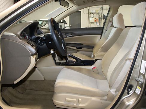 Used 2009 Honda Accord LX-P image 8