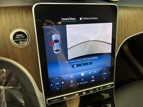 Used 2025 Mercedes-Benz C 300 4MATIC Sedan image 36