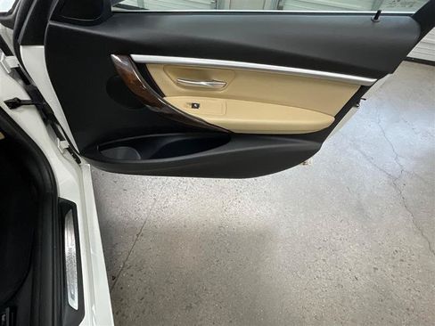 Used 2017 BMW 330i Sedan RWD image 18