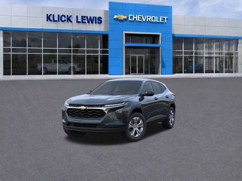 New 2026 Chevrolet Trax LS image 8