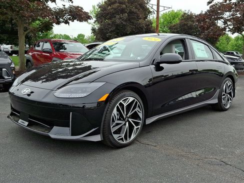 Used 2024 Hyundai Ioniq 6 SEL AWD/4WD image 3