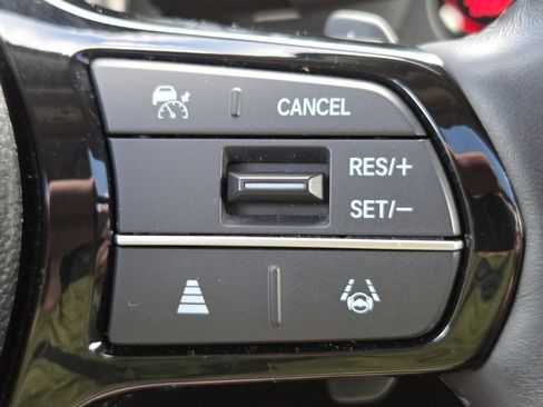 Certified 2024 Honda Pilot Touring image 12