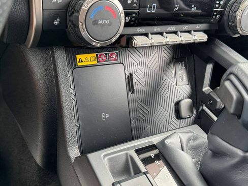 Used 2025 Toyota 4Runner 4WD image 34