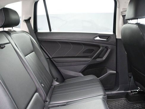 Used 2022 Volkswagen Tiguan SE AWD/4WD image 20