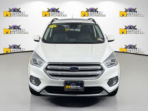 Used 2019 Ford Escape SEL image 2