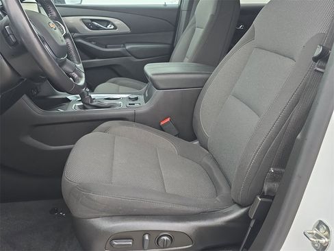 Certified 2022 Chevrolet Traverse LT image 20