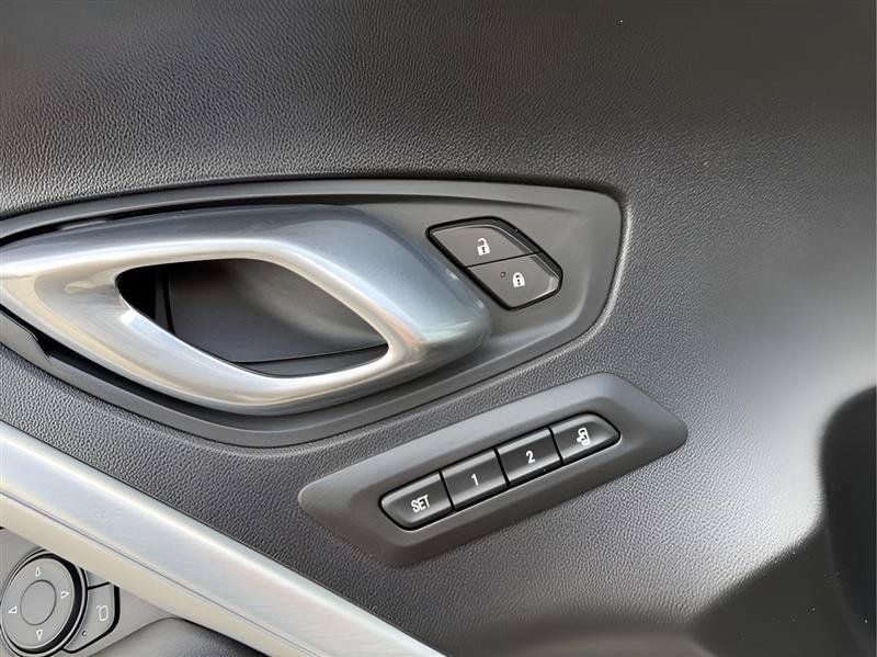 Used 2019 Chevrolet Camaro SS RWD image 23