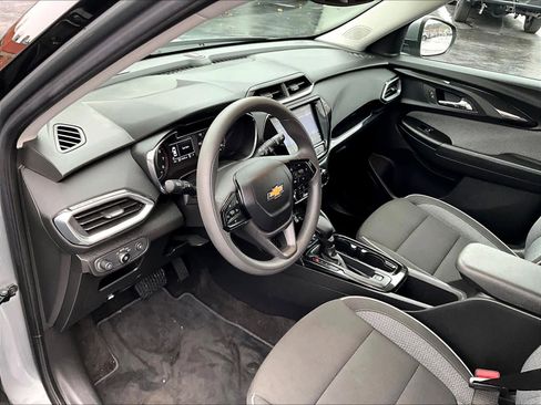 Used 2023 Chevrolet TrailBlazer LT w/ Convenience Package image 8