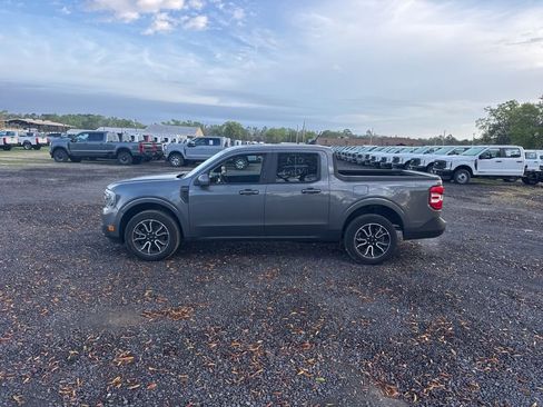 Used 2022 Ford Maverick Lariat image 2