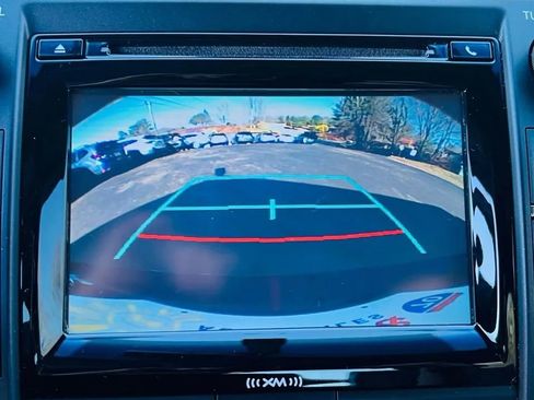 Used 2017 Toyota Camry XLE image 16