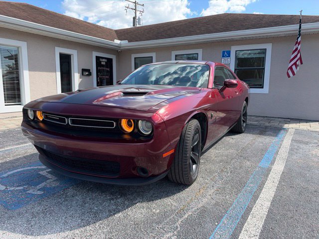 Used 2019 Dodge Challenger SXT RWD image 1