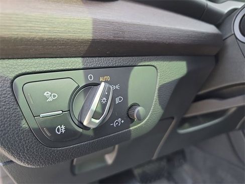 Used 2022 Audi Q5 2.0T Premium Plus image 29