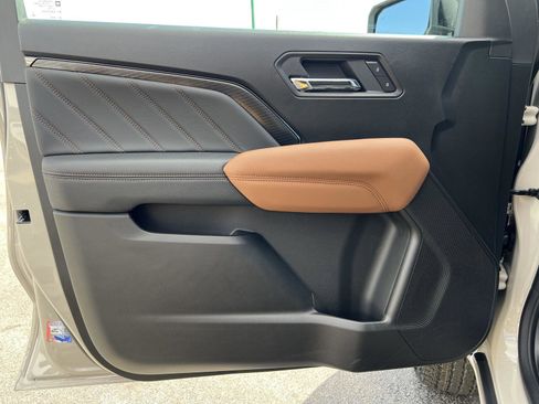 New 2026 GMC Canyon AT4 image 13