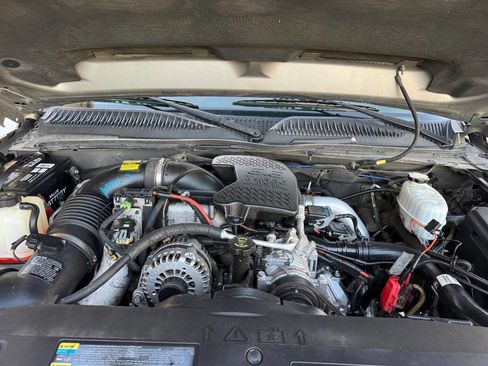 Used 2006 Chevrolet Silverado 2500 LT w/ Heavy-Duty Power Package image 20