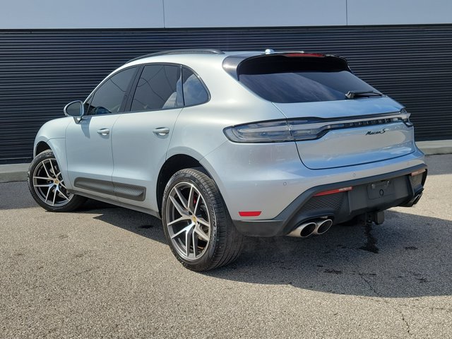 Certified 2023 Porsche Macan S AWD/4WD image 3