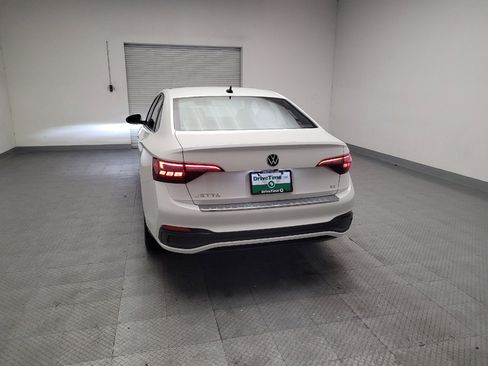 Used 2023 Volkswagen Jetta SE FWD image 6