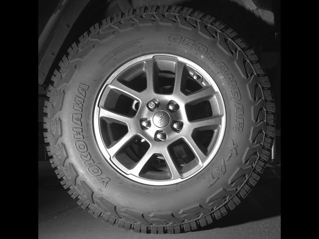Used 2021 Jeep Gladiator Overland AWD/4WD image 9