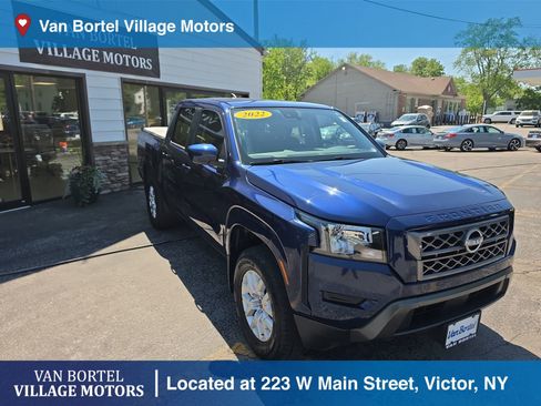 Used 2022 Nissan Frontier SV w/ Technology Package AWD/4WD image 3
